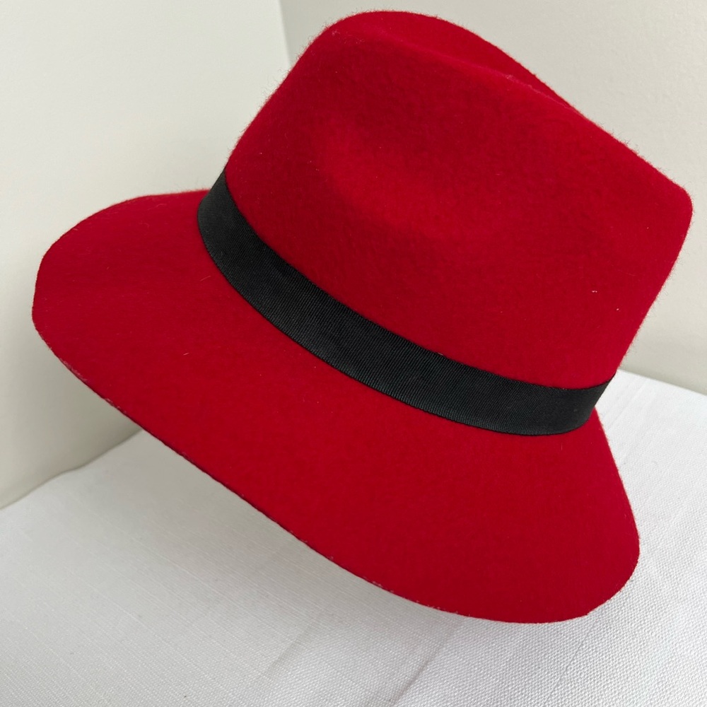 Liz Claiborne Red 100% Wool Felt Cloche Hat w/ Black Ribbon and Flower Trim - Picture 4 of 7